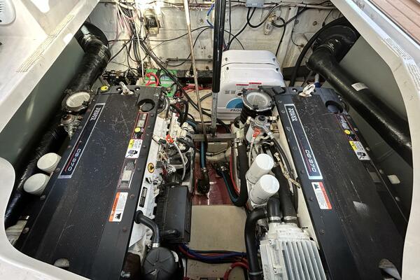 37ft Larson Yacht For Sale