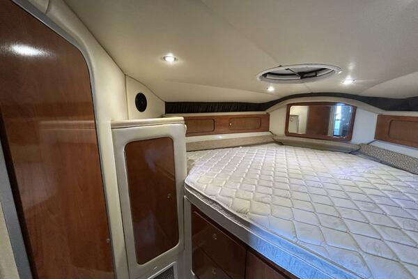 37ft Larson Yacht For Sale