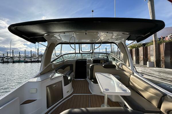 37ft Larson Yacht For Sale