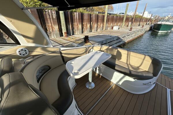 37ft Larson Yacht For Sale