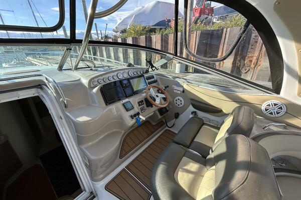 37ft Larson Yacht For Sale