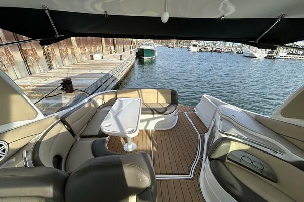 37ft Larson Yacht For Sale