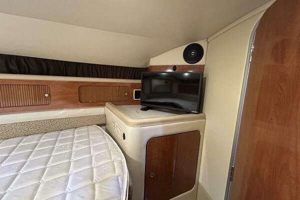 37ft Larson Yacht For Sale