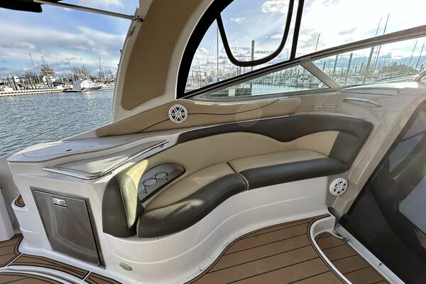 37ft Larson Yacht For Sale