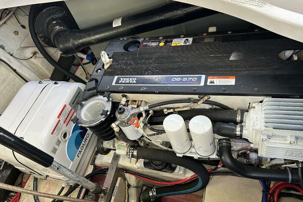 37ft Larson Yacht For Sale