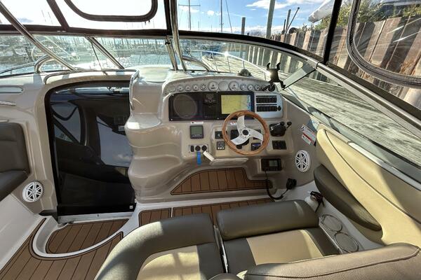 37ft Larson Yacht For Sale