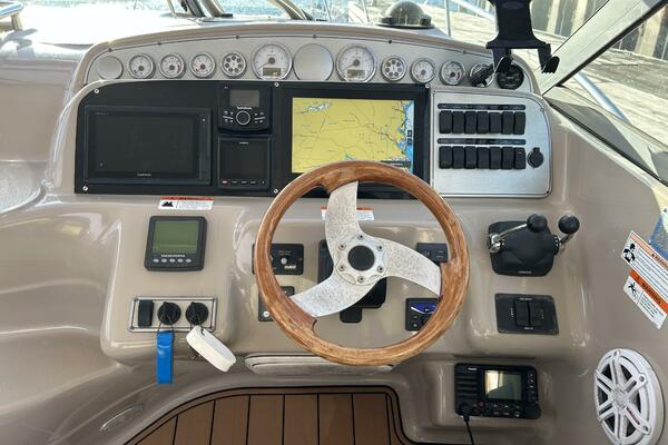 37ft Larson Yacht For Sale