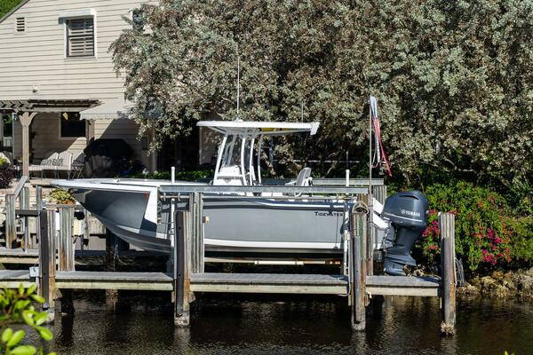 230 CC Adventure 23ft Tidewater Yacht For Sale
