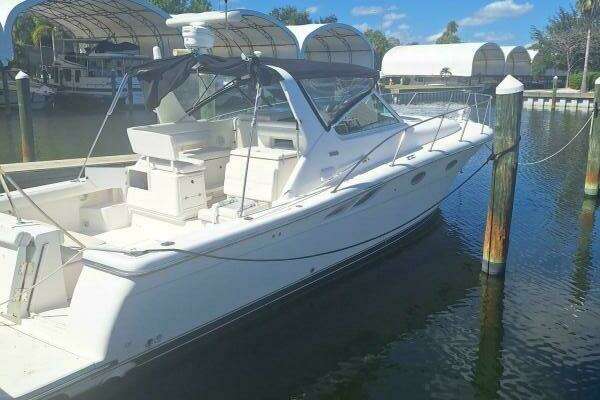 Photo of the 2002 Tiara Yachts 3500 Open