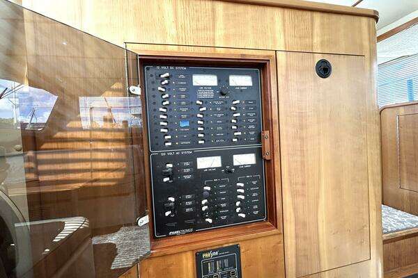 PDQ 34 Power Catamaran Yacht For Sale