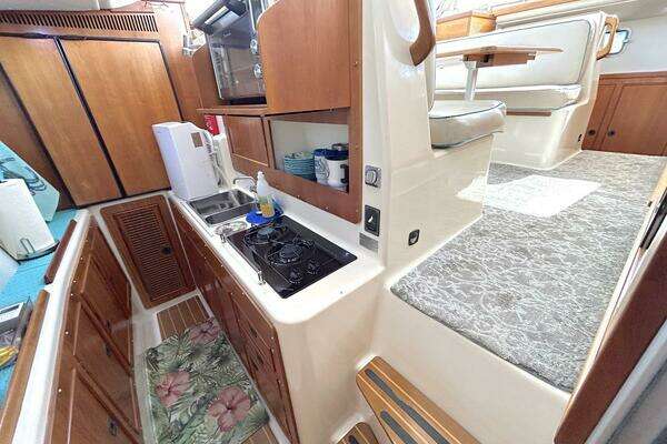 PDQ 34 Power Catamaran Yacht For Sale