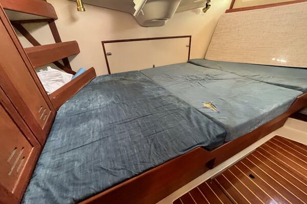 Heph Ze Bah 37ft Hunter Yacht For Sale