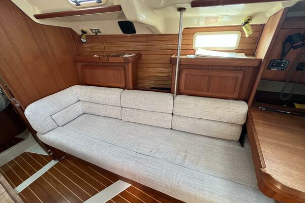 Heph Ze Bah 37ft Hunter Yacht For Sale