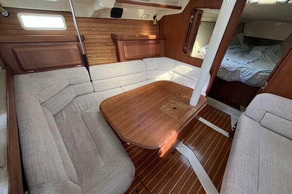 Heph Ze Bah 37ft Hunter Yacht For Sale