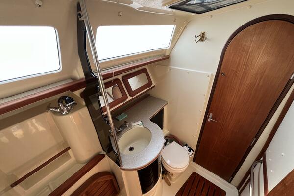 Heph Ze Bah 37ft Hunter Yacht For Sale