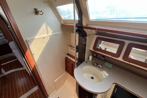 Heph Ze Bah 37ft Hunter Yacht For Sale
