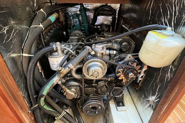 Heph Ze Bah 37ft Hunter Yacht For Sale