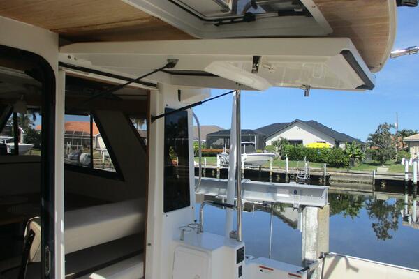 30ft Cutwater Yacht For Sale