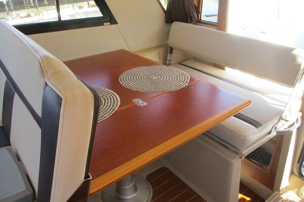 30ft Cutwater Yacht For Sale