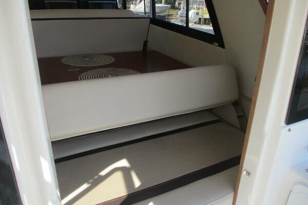 30ft Cutwater Yacht For Sale