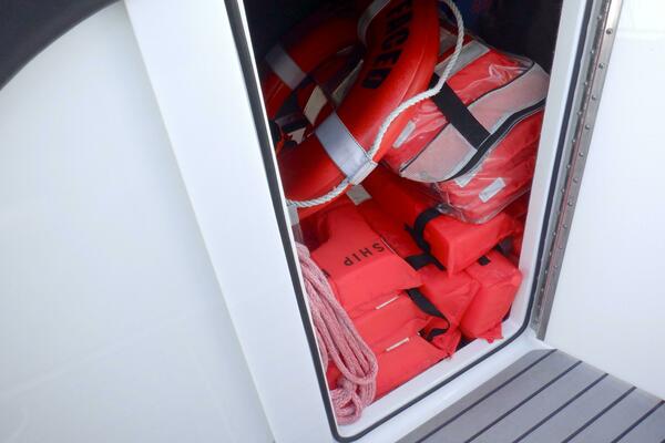 Ship Faced 35ft Formula Yacht For Sale