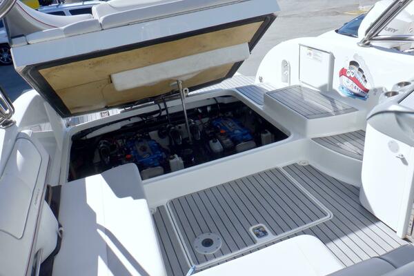 Ship Faced 35ft Formula Yacht For Sale