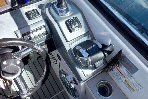 Formula 350 Crossover Bowrider Yacht For Sale