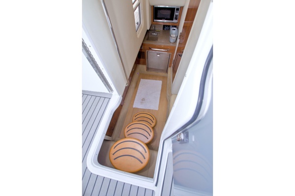 Ship Faced 35ft Formula Yacht For Sale