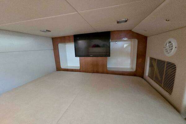 Formula 350 Crossover Bowrider Yacht For Sale