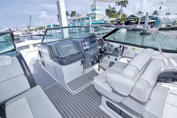 Ship Faced 35ft Formula Yacht For Sale
