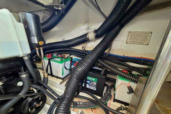 Formula 350 Crossover Bowrider Yacht For Sale