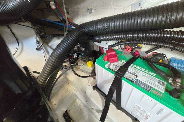 Formula 350 Crossover Bowrider Yacht For Sale