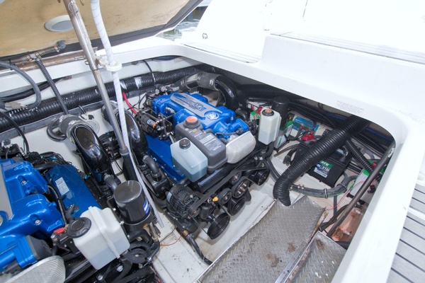 Ship Faced 35ft Formula Yacht For Sale