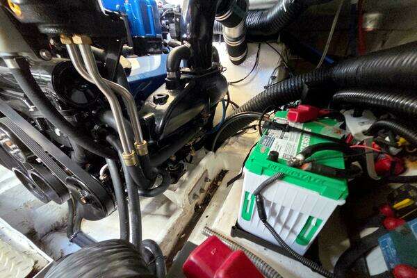 Formula 350 Crossover Bowrider Yacht For Sale