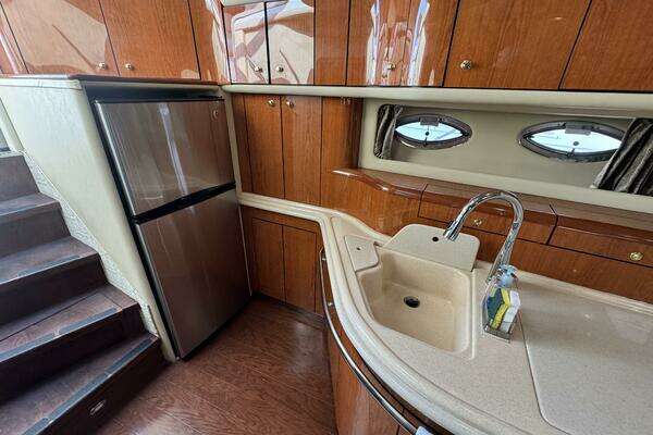 Sea Ray 540 Sundancer Yacht For Sale