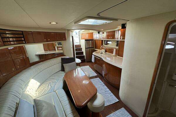 Sea Ray 540 Sundancer Yacht For Sale