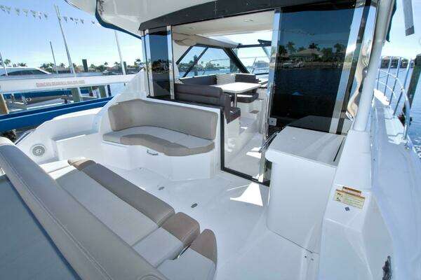 Regal 46 Sport Coupe Yacht For Sale