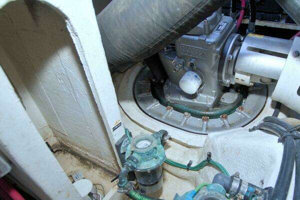 Regal 46 Sport Coupe Yacht For Sale