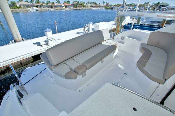 Regal 46 Sport Coupe Yacht For Sale