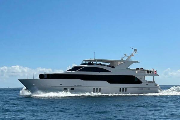 SASSY 102ft Hargrave Yacht For Sale