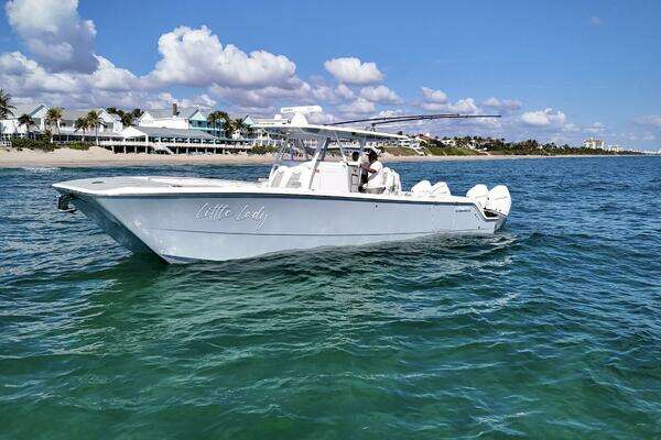 Invincible - Catamaran