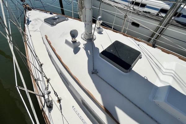 Bay Lark 34ft Sabre Yacht For Sale