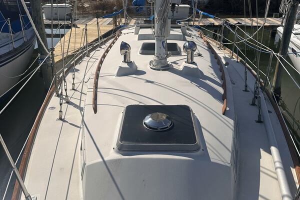 Bay Lark 34ft Sabre Yacht For Sale
