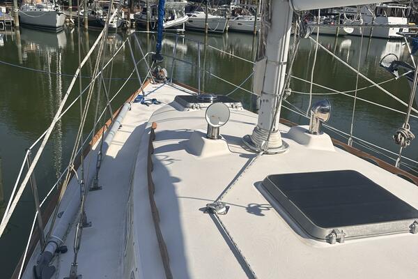 Bay Lark 34ft Sabre Yacht For Sale