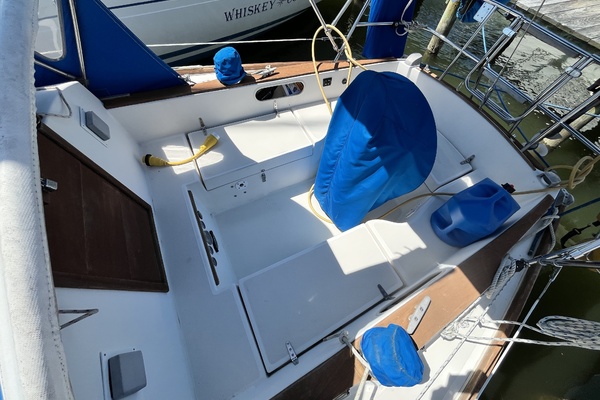 Bay Lark 34ft Sabre Yacht For Sale