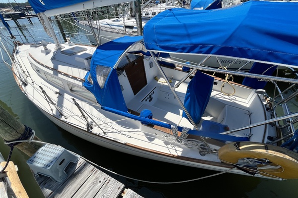 Bay Lark 34ft Sabre Yacht For Sale