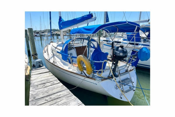 Bay Lark 34ft Sabre Yacht For Sale