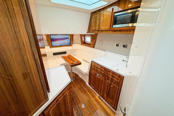 48ft HCB Yacht For Sale