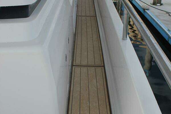 Horizon 70 FLY Yacht For Sale