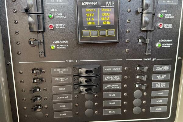 MJ 34ft Carver Yacht For Sale